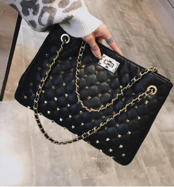 Diamond Quilted Chain Shoulder Bag