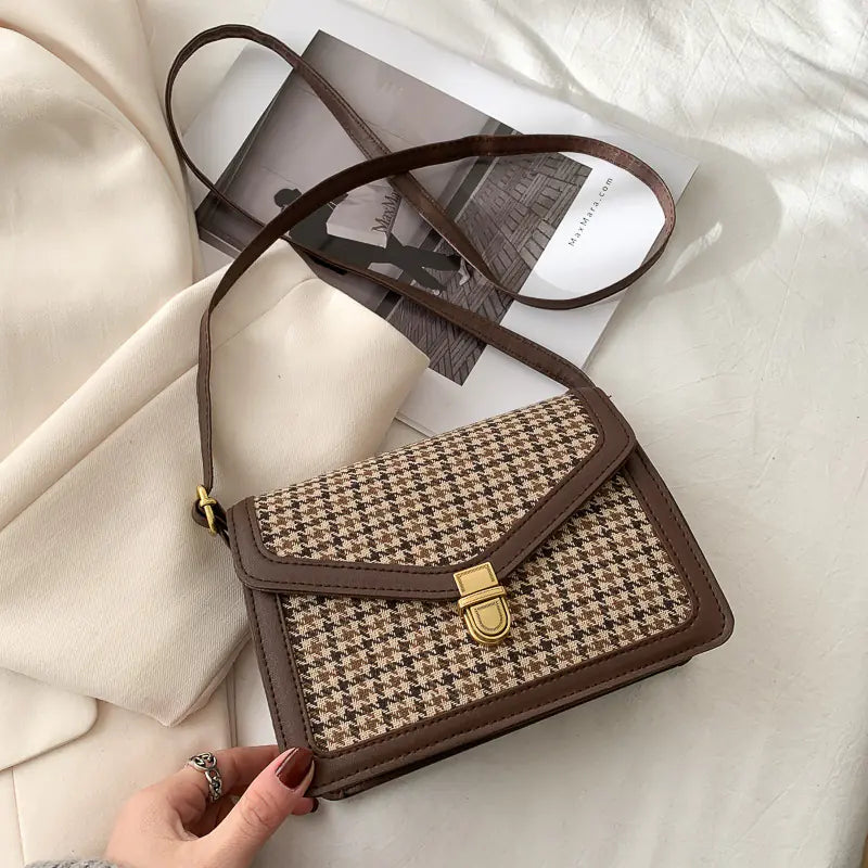 Retro Textured Casual Messenger Bag